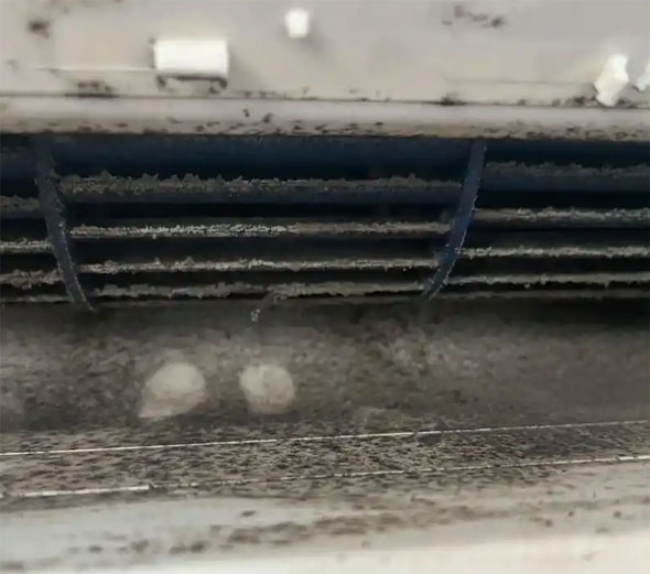 额尔古纳空调吹的风有股烧焦味是怎么回事